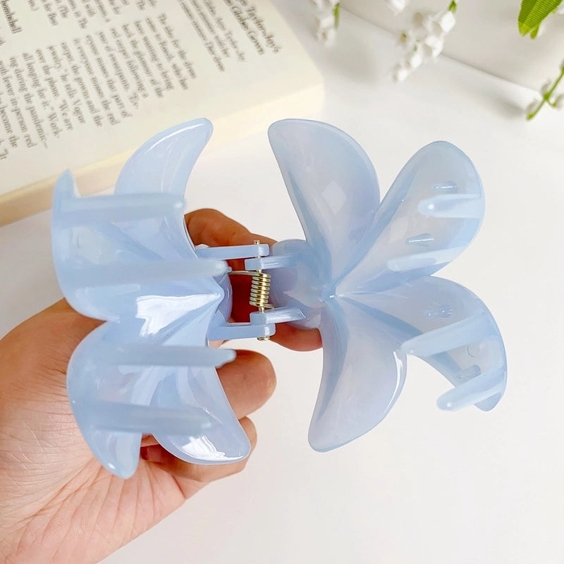 Women’s Elegant Sweet Flower Plastic Hair Claws
