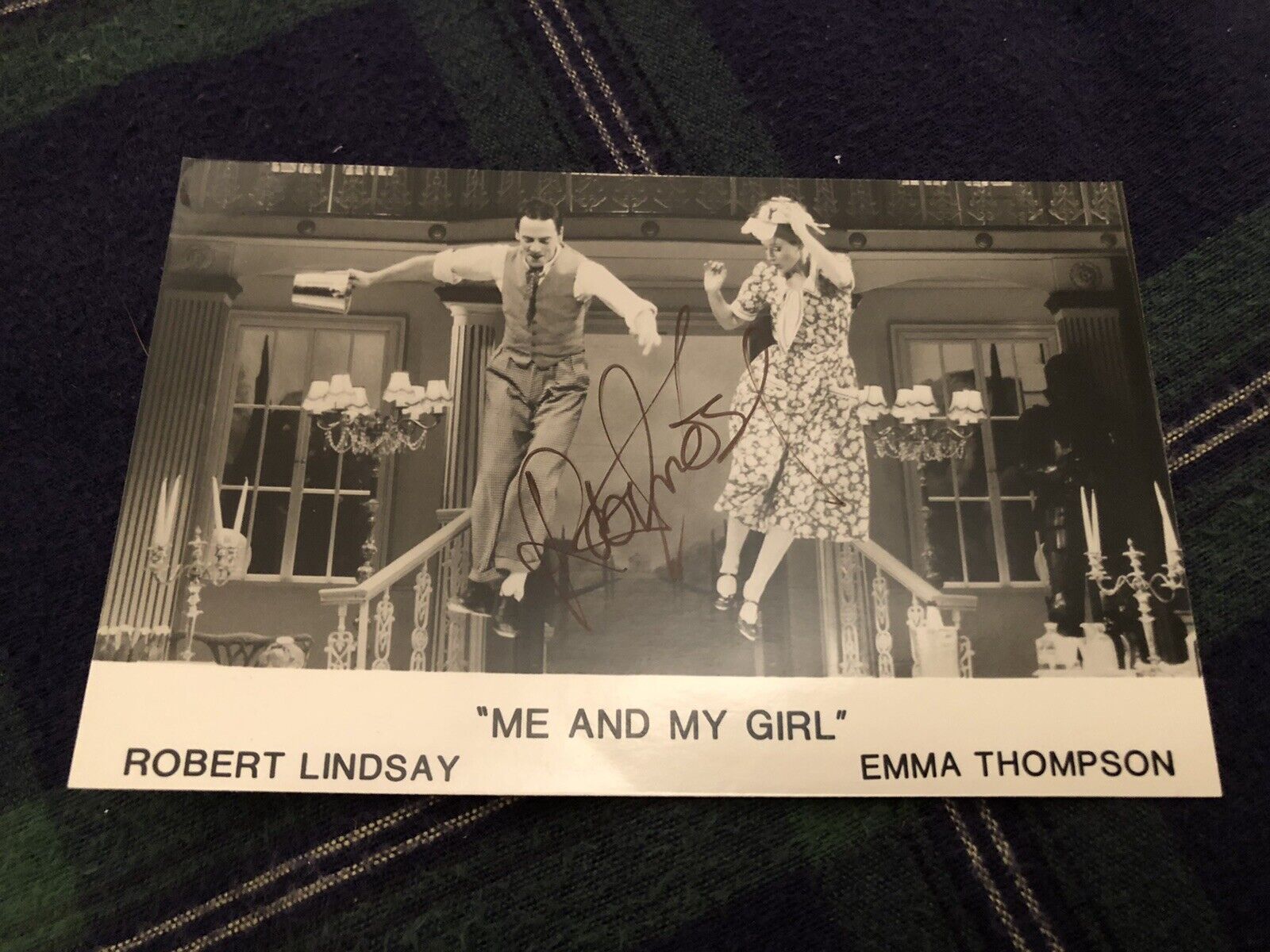 ROBERT LINDSAY (ME AND MY GIRL) SIGNED VINTAGE CAST Photo Poster painting