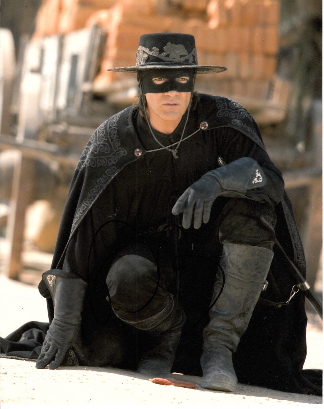 ANTONIO BANDERAS SIGNED MASK OF ZORRO Photo Poster painting UACC REG 242 FILM AUTOGRAPHS