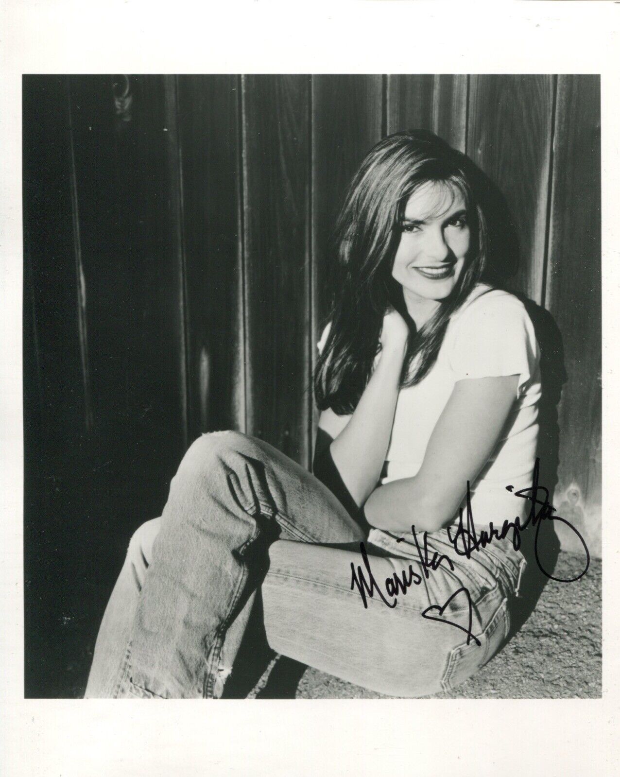 Law & Order actress MARISKA HARGITAY signed 8x10 Photo Poster painting