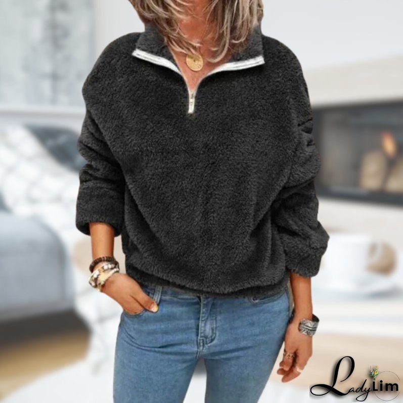 Fashionable and Minimalist winter garment