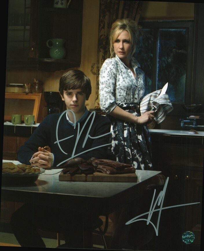 VERA FARMIGA, FREDDIE HIGHMORE Autographed Original 8x10 Photo Poster painting LOA TTM