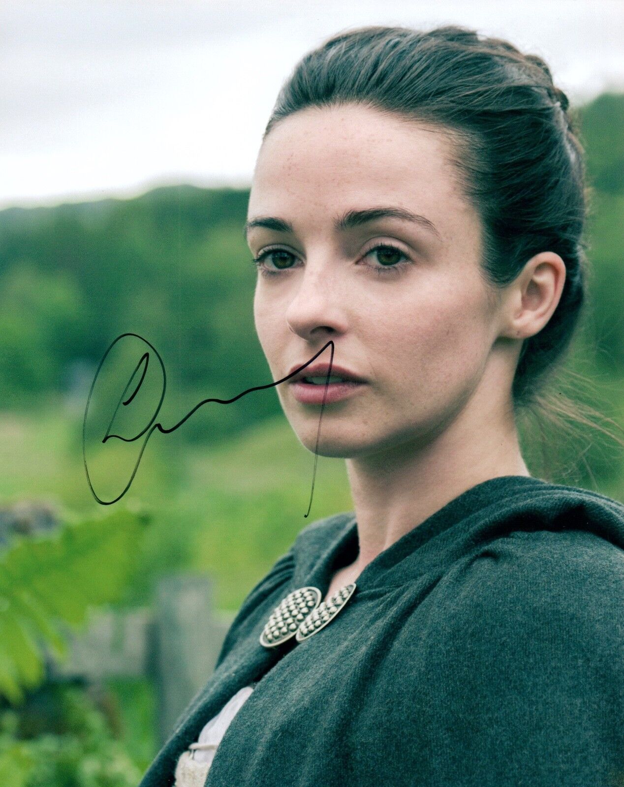 Laura Donnelly Signed Autographed 8x10 Photo Poster painting OUTLANDER Actress COA