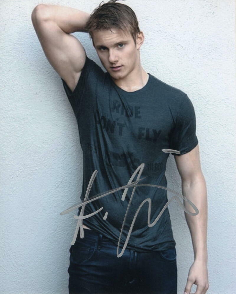 ALEXANDER LUDWIG SIGNED AUTOGRAPH 8X10 Photo Poster painting - SEXY RIPPED HUNGER GAMES STUD