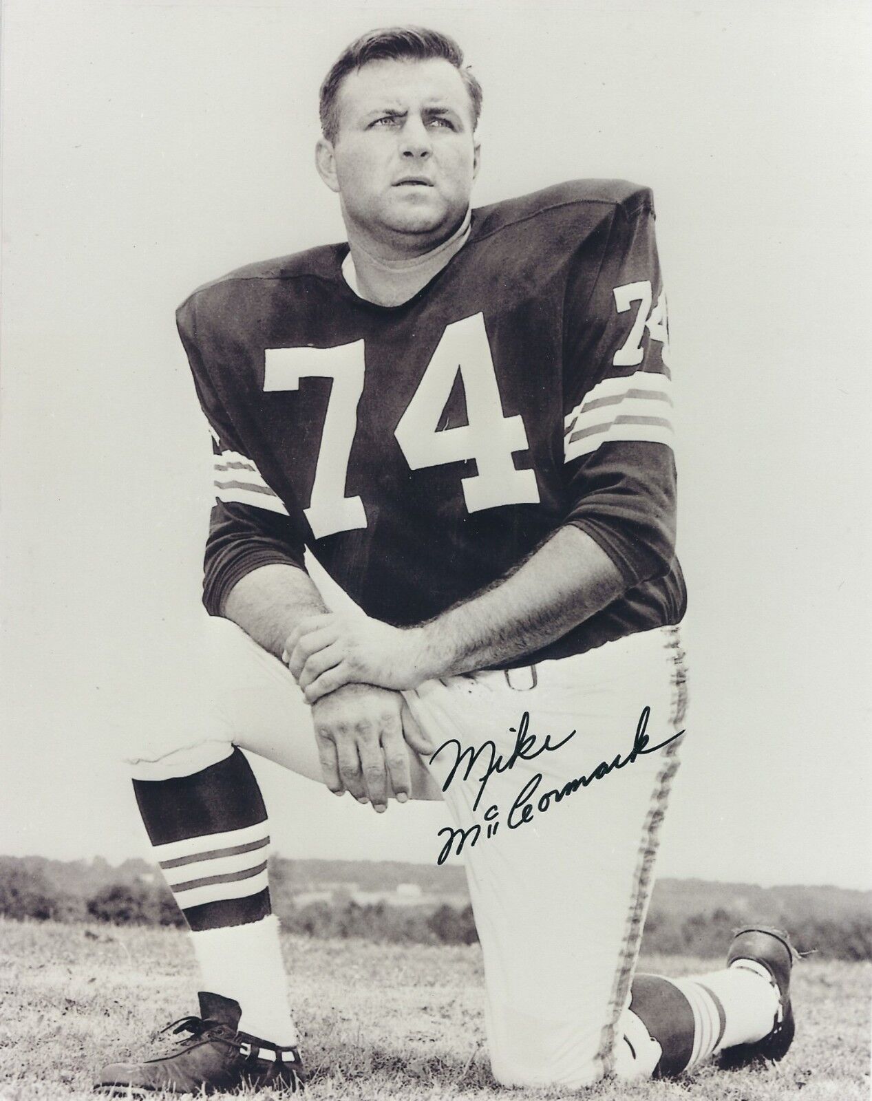 Signed 8x10 MIKE MCCORMACK CLEVELAND BROWNS Autographed Photo Poster painting - w/COA