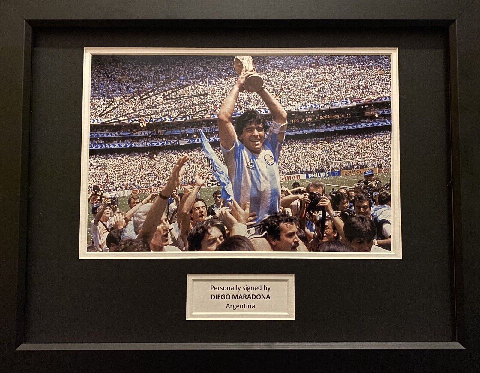 Diego Maradona Genuine Signed Argentina Photo Poster painting In 16x12 Frame Display, See Proof