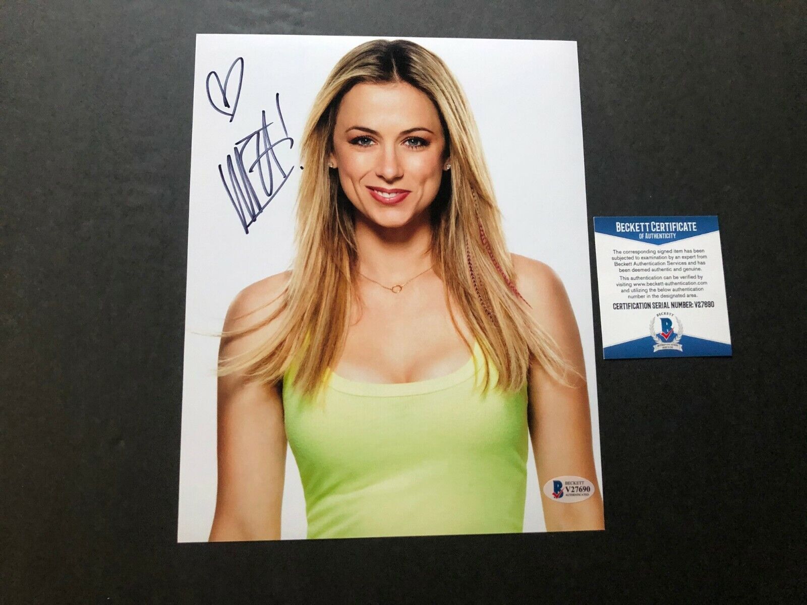 Iliza Shlesinger Hot! signed autographed classic sexy 8x10 Photo Poster painting Beckett BAS coa