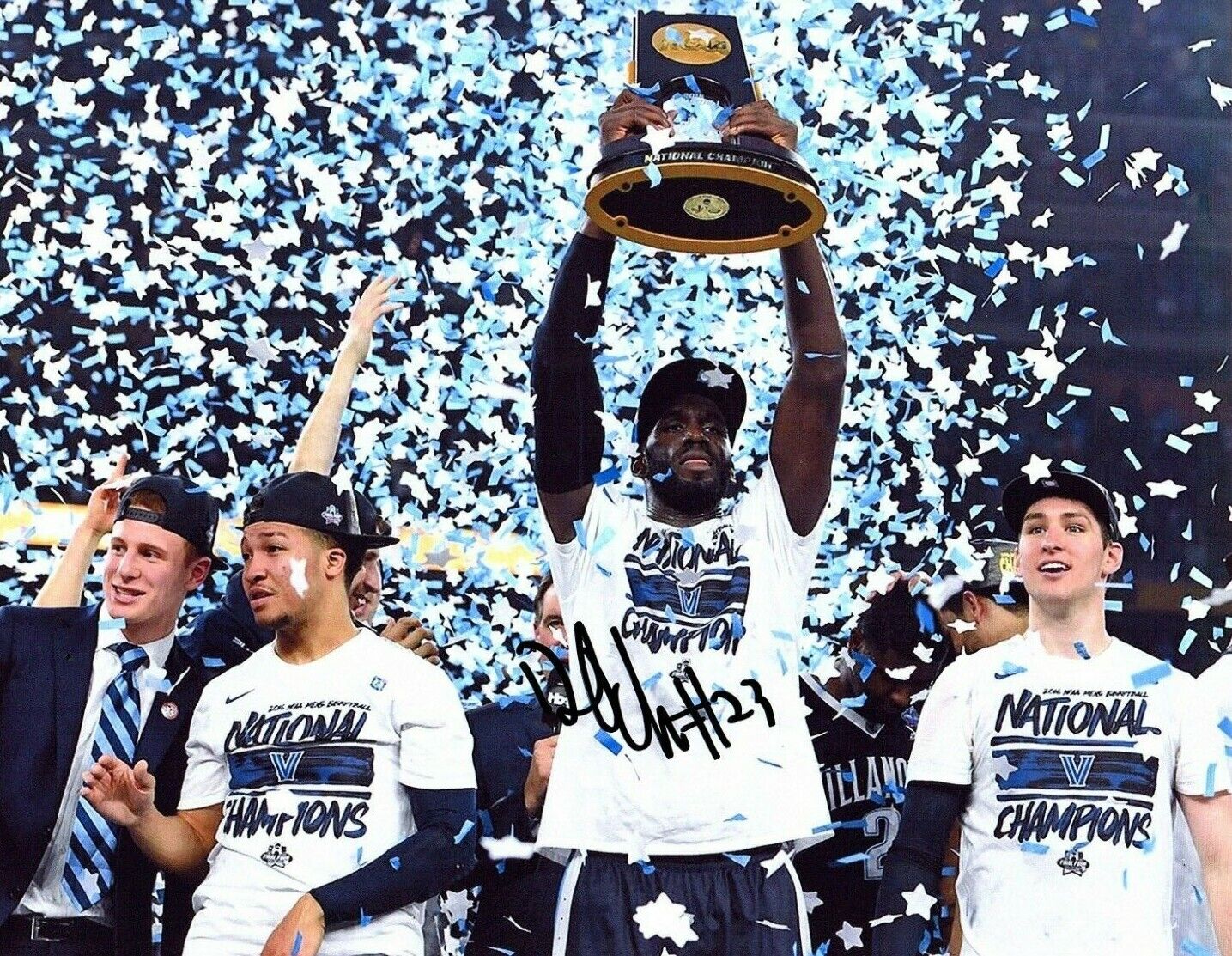 Daniel Ochefu Autograph Signed Photo Poster painting 8x10 Villanova Wildcats 2016 Champs COA#