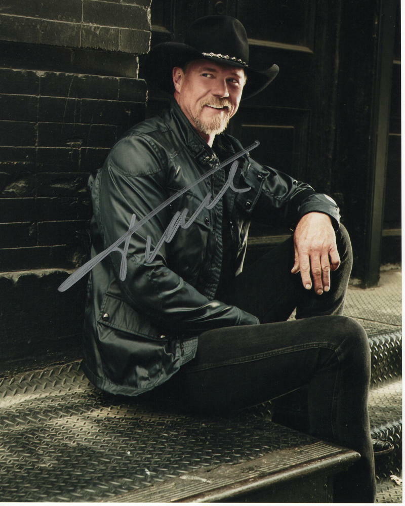 TRACE ADKINS SIGNED AUTOGRAPHED 8X10 Photo Poster painting - COUNTRY LEGEND, LOVE WILL, COWBOY