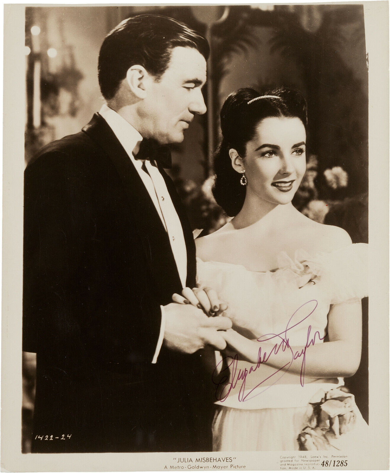 ELIZABETH TAYLOR Signed 'Julia Misbehaves' Photo Poster paintinggraph - Film Actress - Preprint