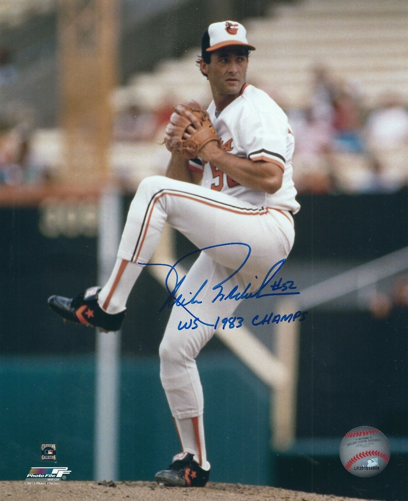 Signed 8x10 MIKE BODDICKER WS 1983 Champs 