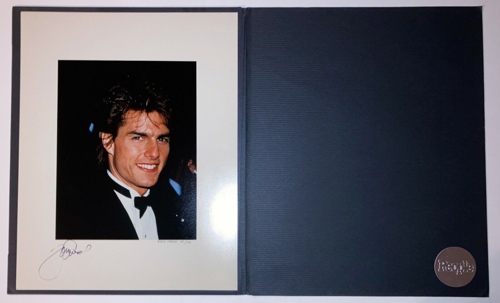 Tom Cruise RARE hand SIGNED People Magazine Archived Photo Poster painting folder 21/50 JSA COA