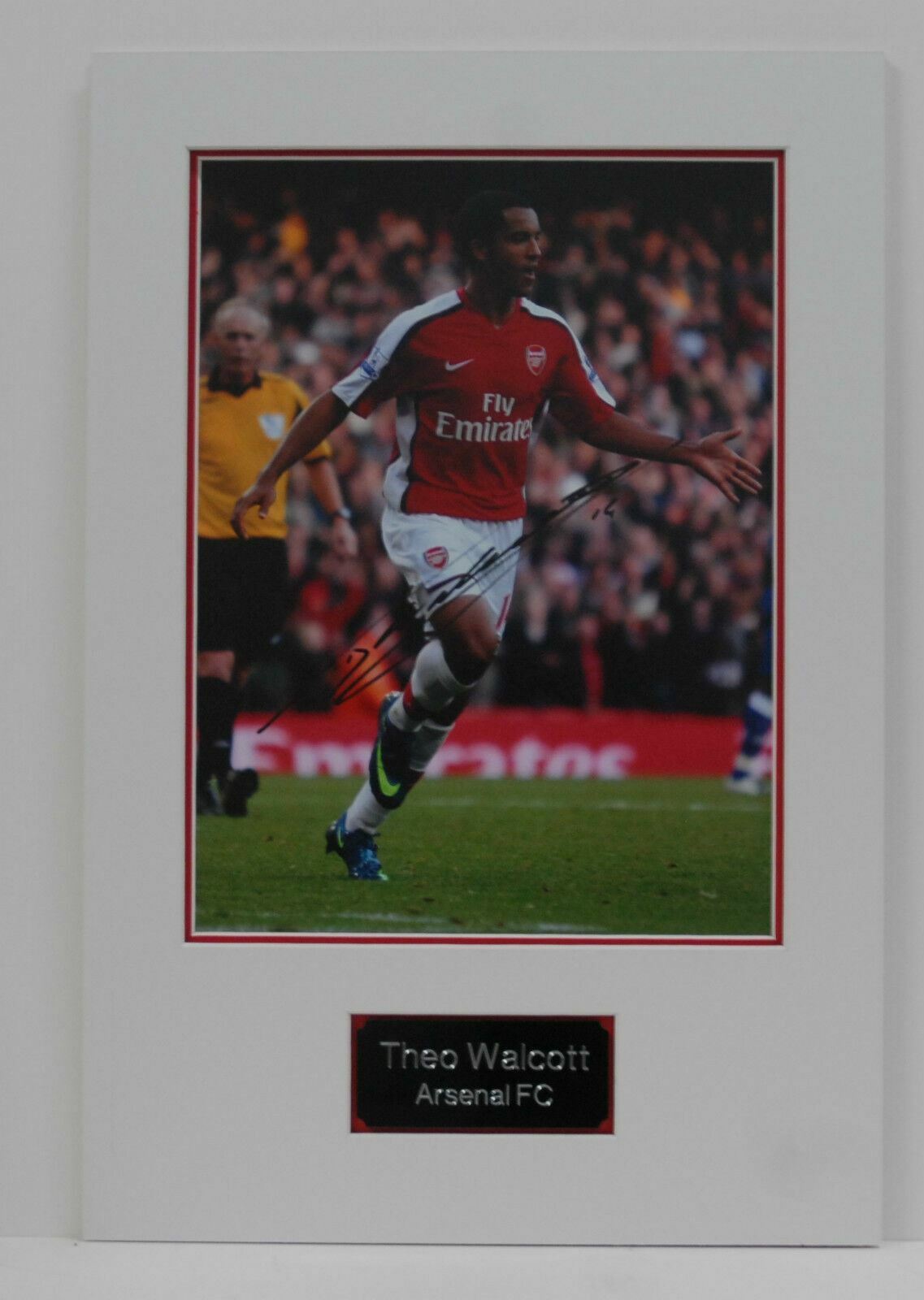 Theo Walcott Genuine Hand Signed 16X12 Photo Poster painting Arsenal Autograph