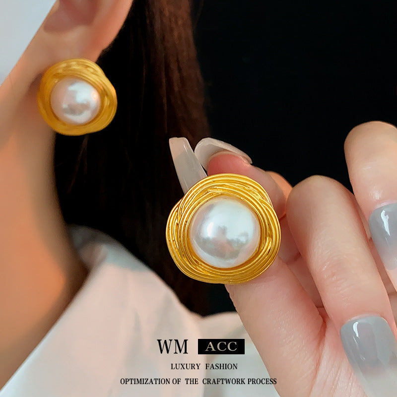 Medieval Pearl Geometric Alloy Electroplating Earrings