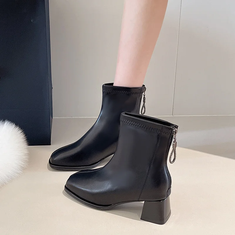 Yyvonne Boots Women's New 2025 Autumn And Winter Naked Boots Femininity Retro Short Boots Women's Heads Thick And Single Boots Women