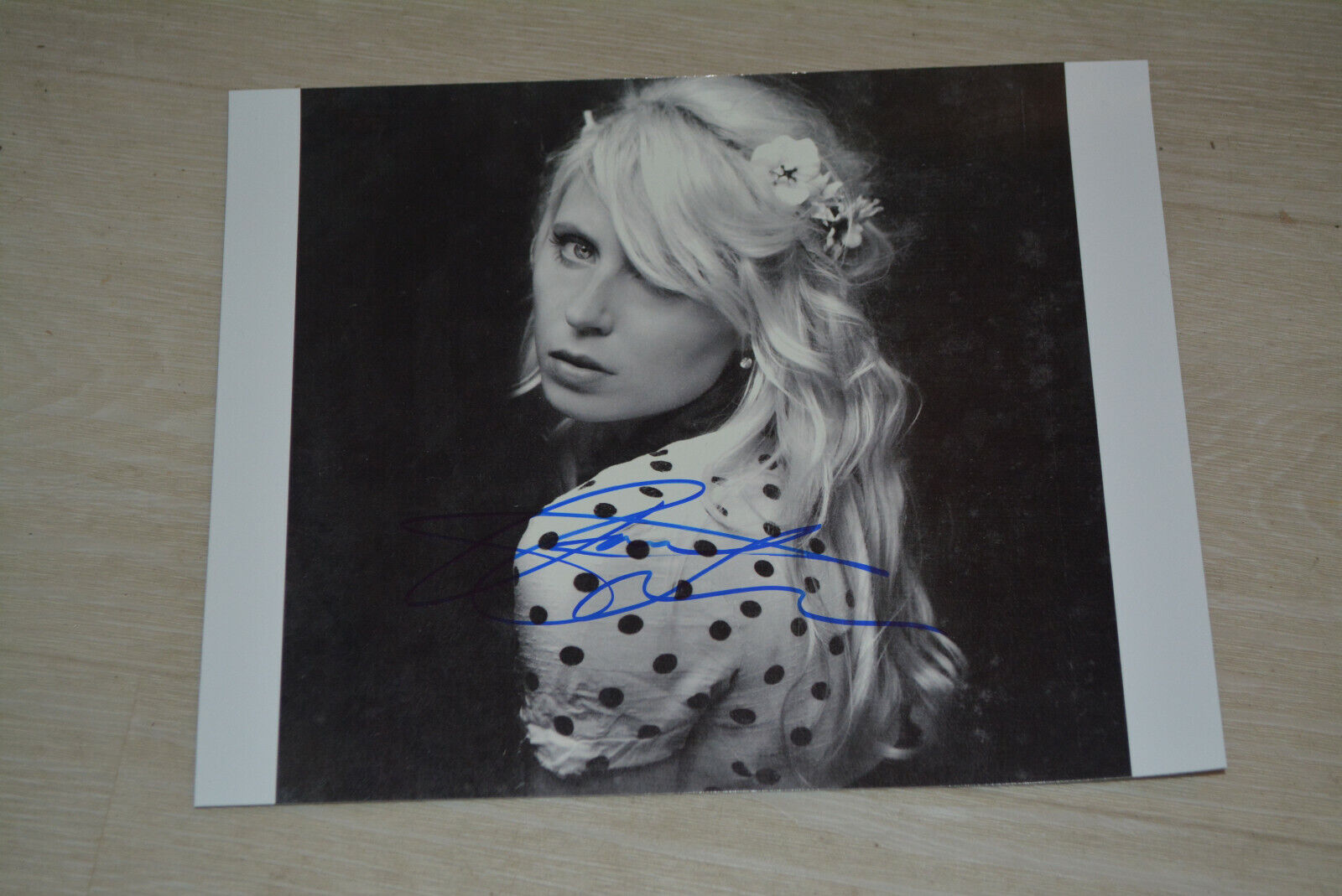 AMANDA JENSSEN signed autograph In Person 8x10 20x25cm