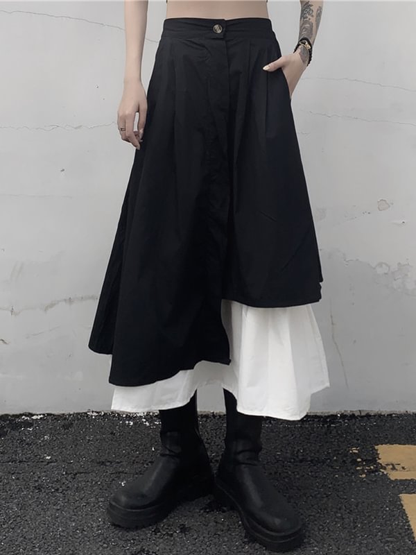 Irregular Black&White Split-Joint Empire Loose Skirt