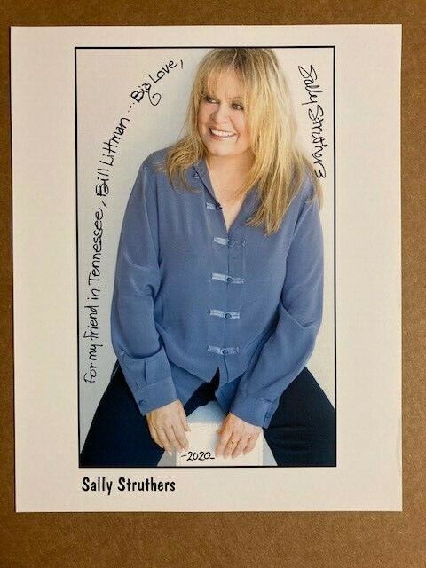 Sally StruthersBoldly Signed Lovely 8x10 Photo Poster painting with COA