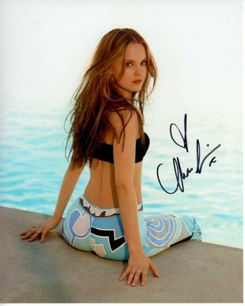 Mena suvari signed autographed Photo Poster painting