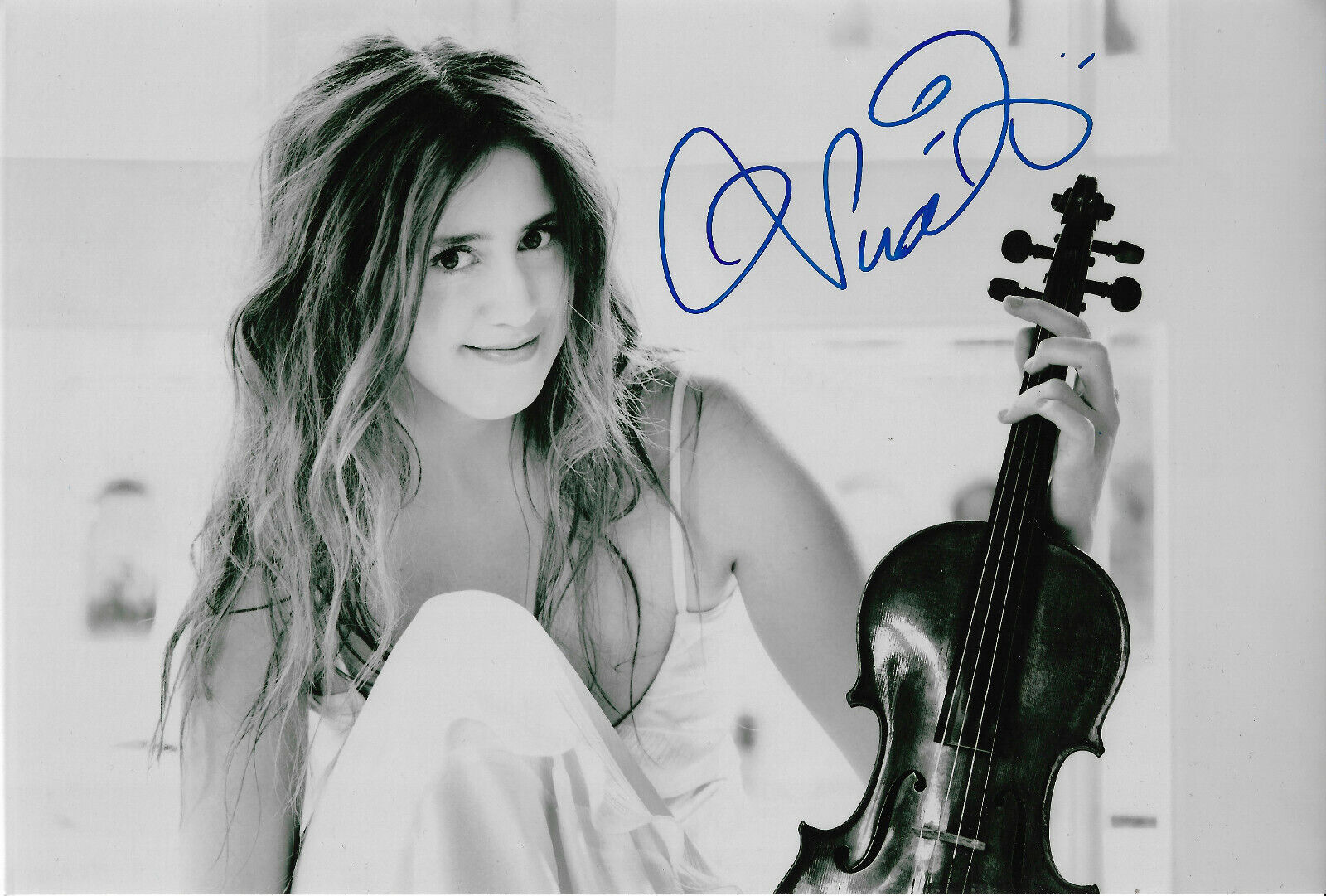 Vilde Frang Violine signed 8x12 inch Photo Poster painting autograph