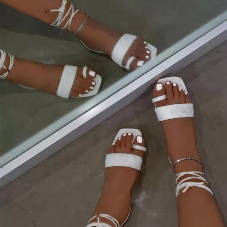 2021 Summer Women Square Sandals Headgear Toe Ring Strap Ankle Strap Roman Sandals Female Large Size Flat Outer Sandals Slippers