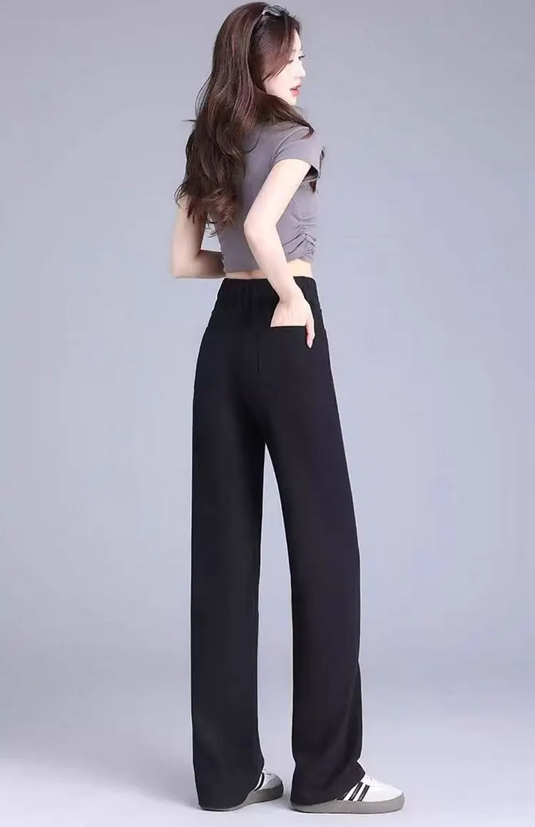 Casual Wide Leg Denim Trousers in a Relaxed Fit for Women