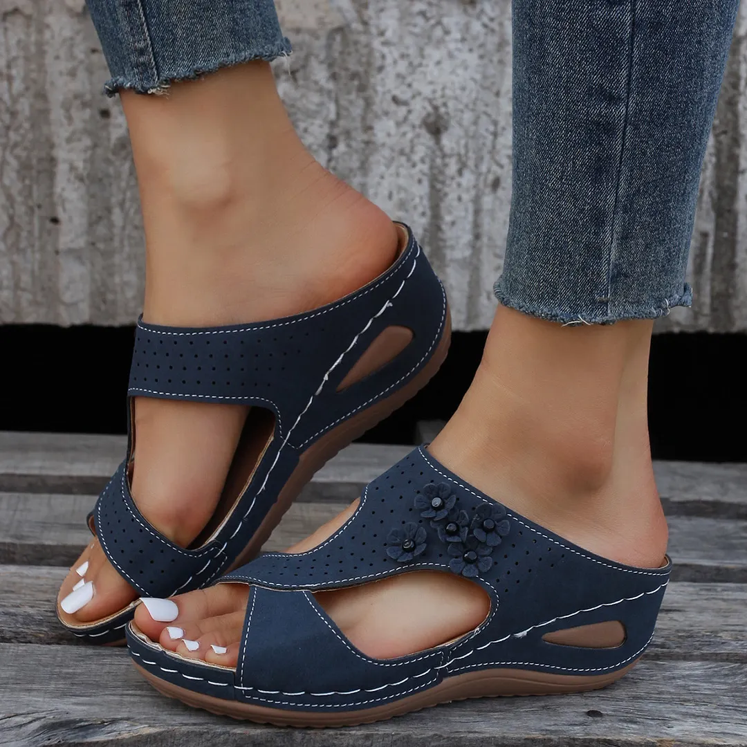 Breakj Breakj The Summer Of 2025, The New Slope Of Women's Sandals Sold Thick Bottom And Flower Shoes.