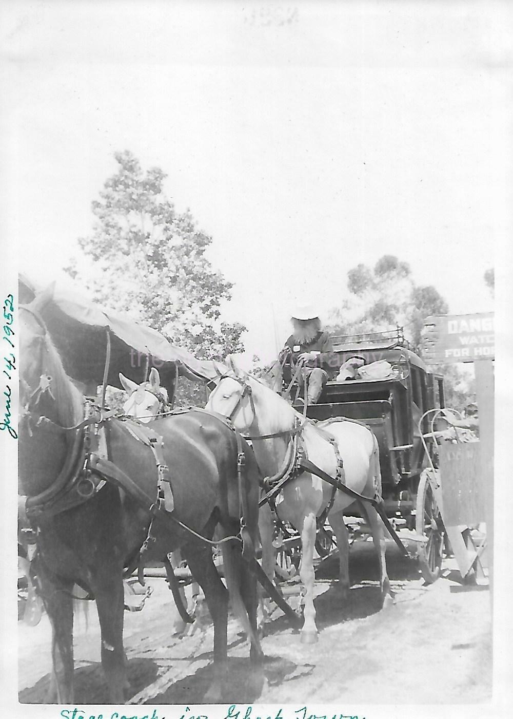 1950's GHOST TOWN STAGECOACH 5 x 7 FOUND Photo Poster painting Vintage B + W Original 11 10 Z