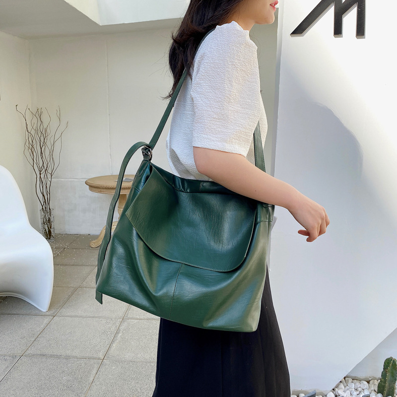 Vintage Crossbody Single Shoulder Large Capacity Simple Tote