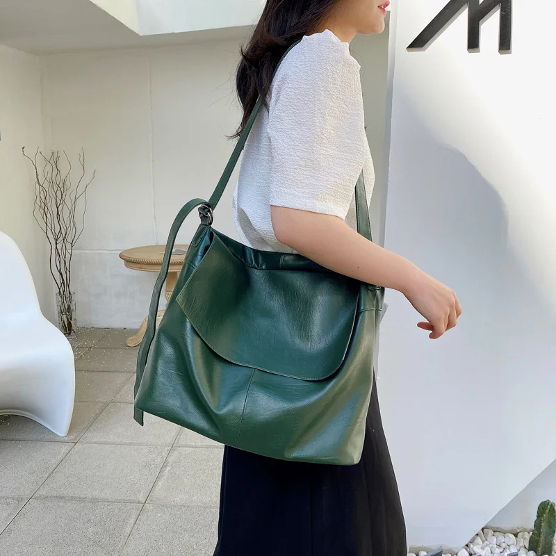 Vintage Crossbody Single Shoulder Large Capacity Simple Tote