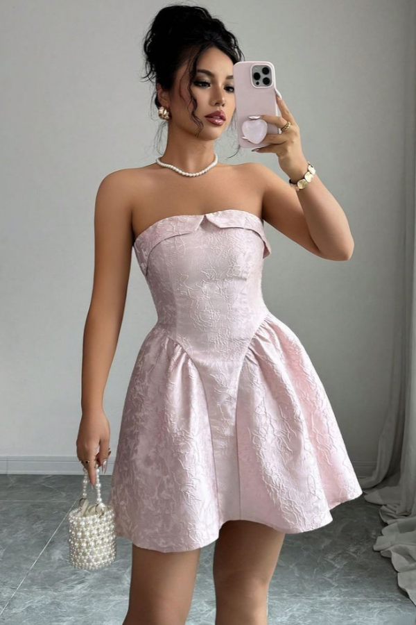 Lussooy Elegant Blushing Pink Sleeveless Strapless Pleated Homecoming Dress 