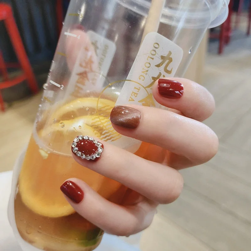 24pcs/set Red Color Short Size Fake Nails Women Fashion Glitter Patch Nail Art Tools Bride Wedding Party Nail Tips With Glue-Nail Inspo