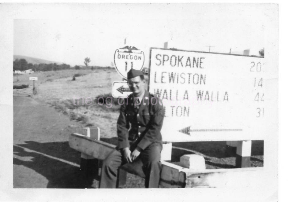 ON THE ROAD Vintage FOUND OREGON Photo Poster paintingGRAPH bw Original Snapshot 12 7 A