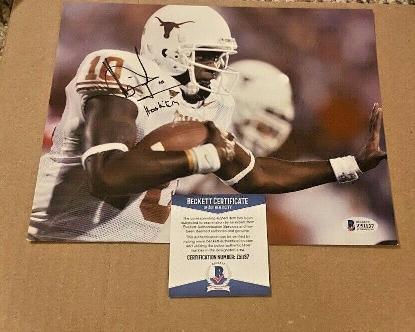 VINCE YOUNG SIGNED TEXAS LONGHORN 8X10 Photo Poster painting BECKETT CERTIFIED