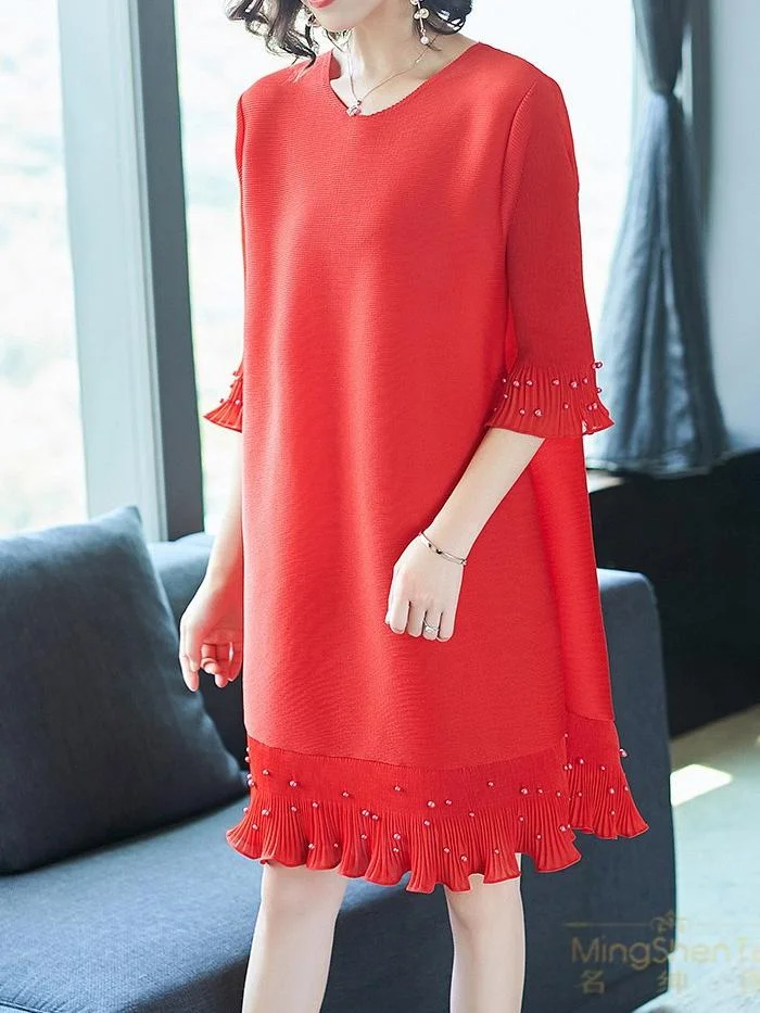Round neck beaded pleated mid-length lace dress