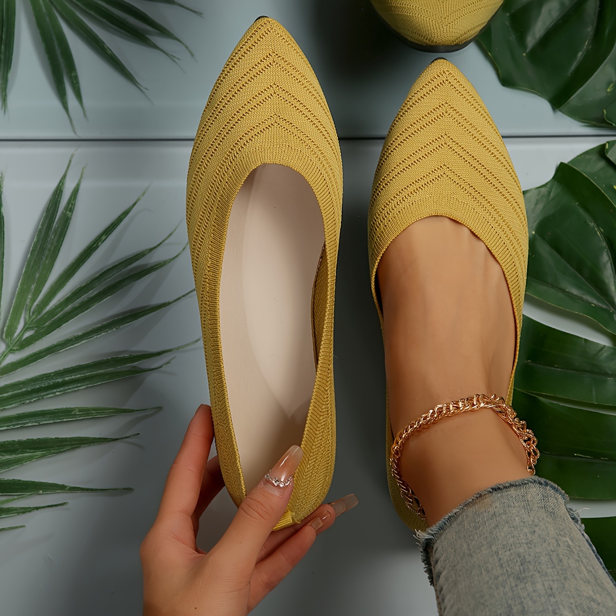Women's Pointed Toe Flat Shoes Solid Color Knitted Slip On Shoes