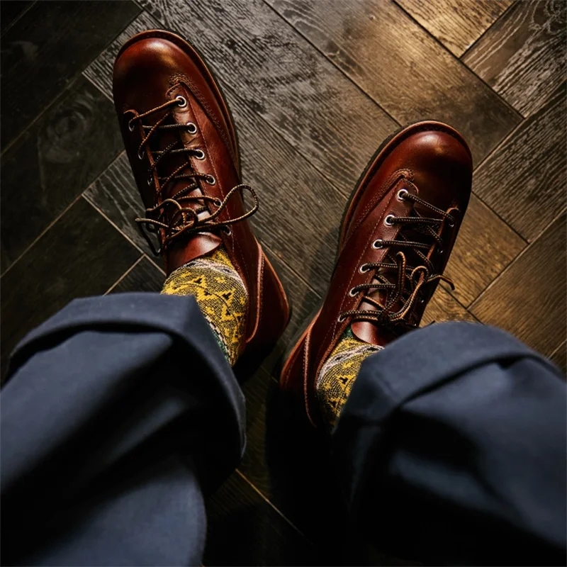 Retro Style Round Toe Hand Rubbing Lace-up Motorcycle Shoes