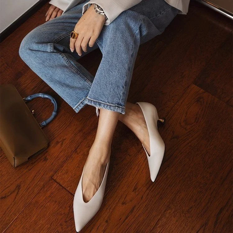 Yyvonne High-Heeled Women 2025 Spring And Summer New Fashion Tip Fine Heel V Granny Shoes Small Heel Cat Heel Single Shoes