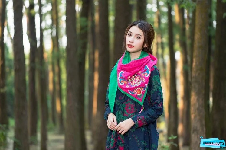 Cotton and linen necklaces in autumn and winter, retro Tibetan style, ethnic style, women's clothing, embroidered flowers, winter Scarf, shawls