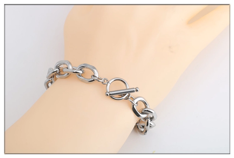 Stainless Steel Otbuckle O-shaped Cross Chain Interlocking Titanium Steel Batch Angle O-shaped Chain Buckle Men’s And Women’s Bracelets
