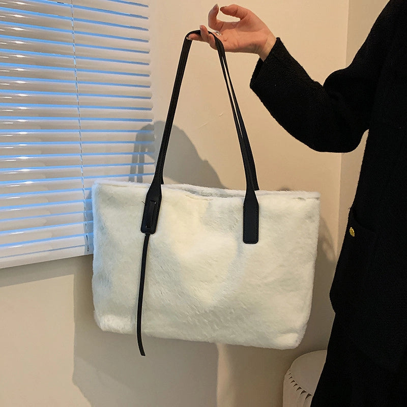 Women’s Plush Solid Color Streetwear Square Zipper Shoulder Bag