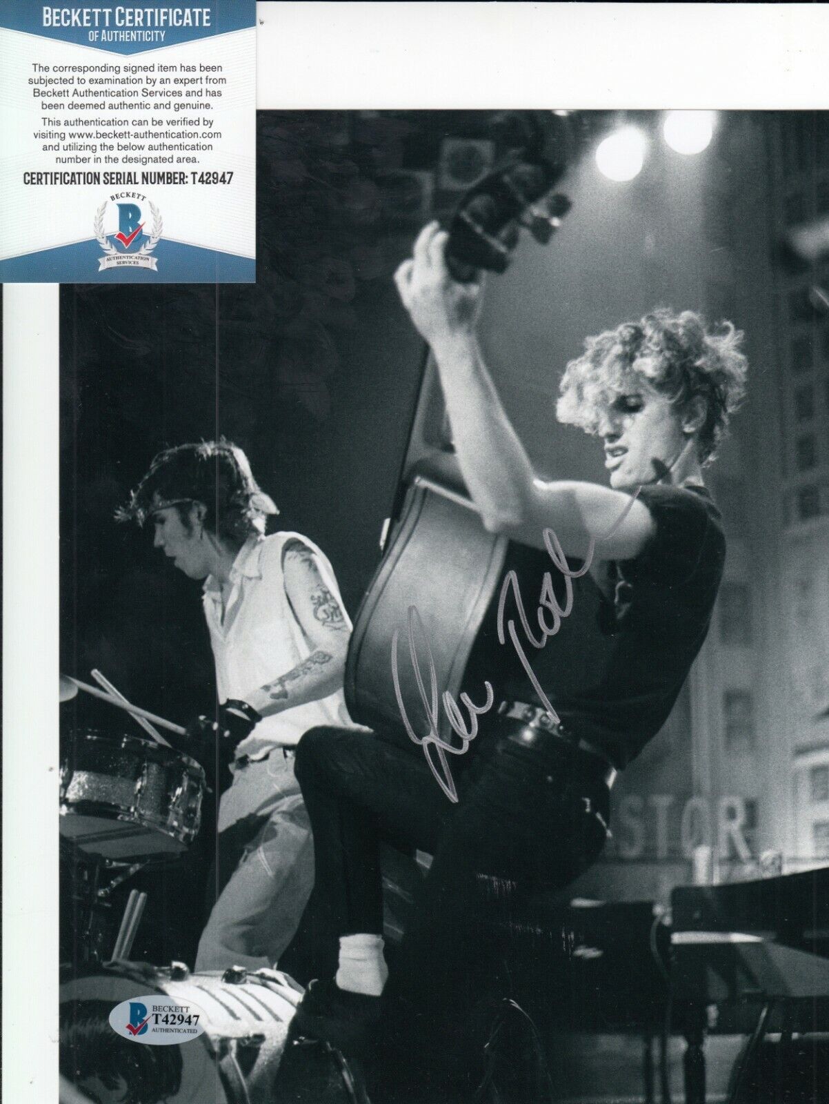 LEE ROCKER signed (CRAZY WHEN SHE DRINKS) STRAY CATS 8X10 BECKETT T42947