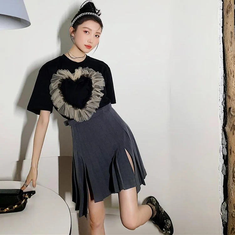 Lace Mesh Love Heart Round Neck T-shirts and Split Pleated Skirts