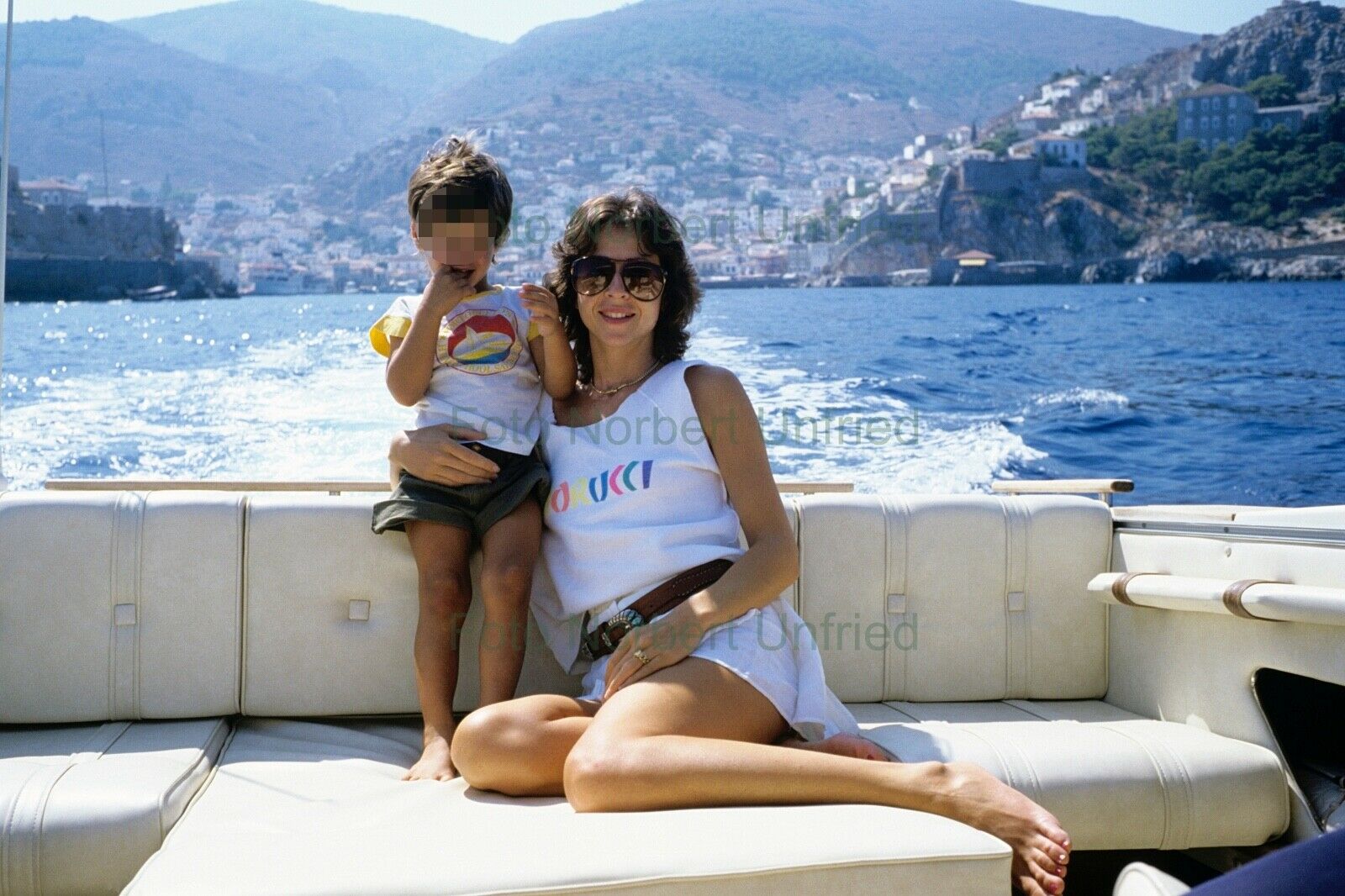 Vicky Leandros With Child - Photo Poster painting 20 X 30 CM Without Autograph (Nr 2-343