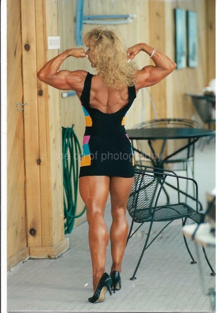 FEMALE BODYBUILDER 80's 90's FOUND Photo Poster painting Color MUSCLE WOMAN Original EN 22 40 E