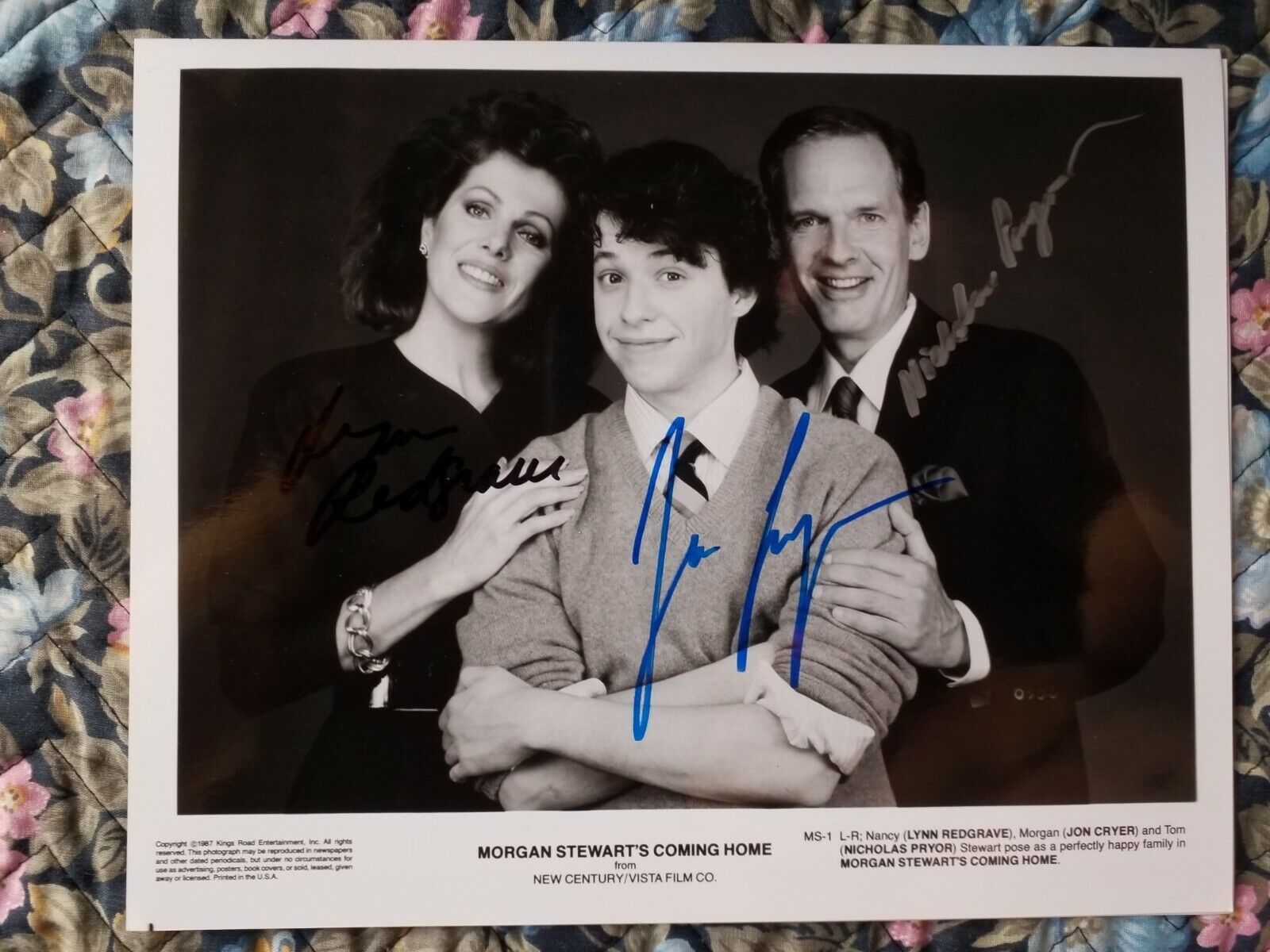 LYNN REDGRAVE Jon Cryer NICHOLAS PRYOR Signed Triple AUTOGRAPH 8 x 10 Photo Poster painting