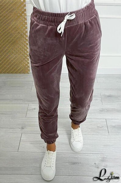 Fashionable and Minimalist garment