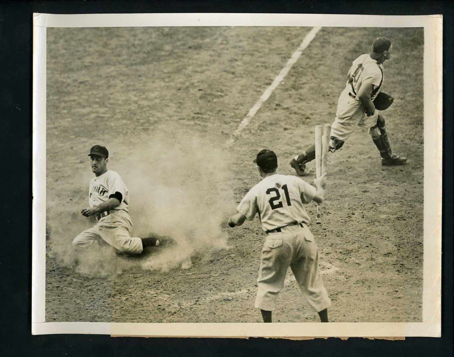 Eddie Miller & Bruce Edwards 1947 TYPE 1 Press Photo Poster painting Cincinnati Reds Dodgers