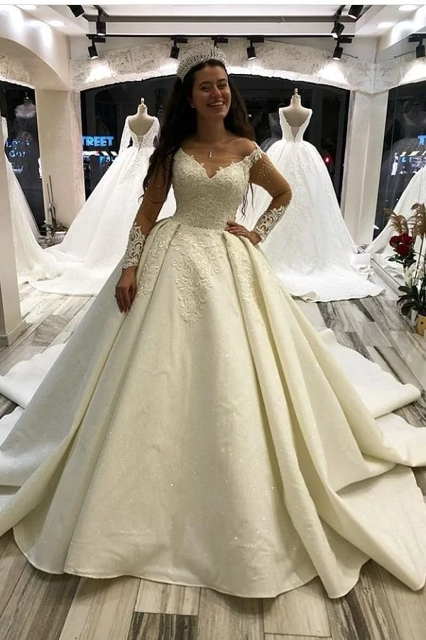 Daisda Elegant Long Sleeves Princess Sweetheart Satin Wedding Dress With Appliques
