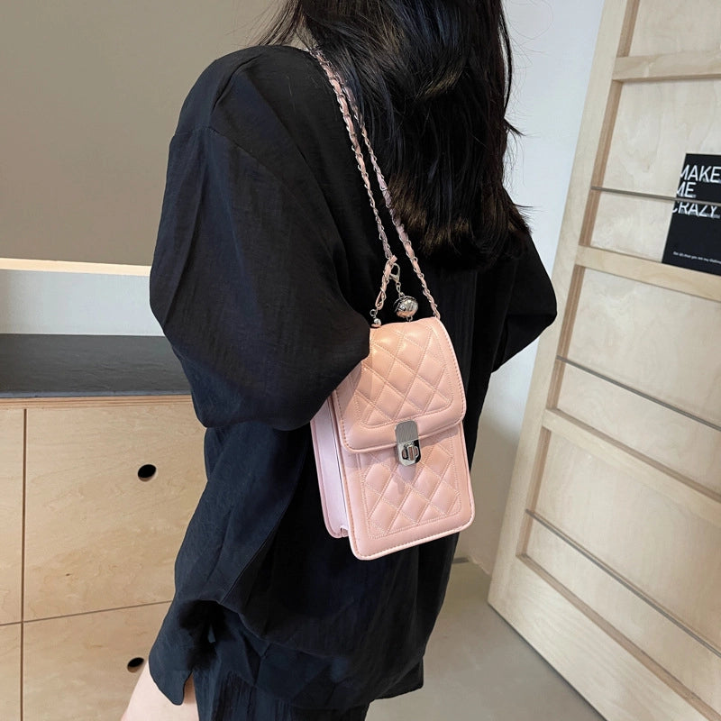 Women’s Medium Pu Leather Solid Color Lingge Streetwear Square Flip Cover Shoulder Bag Crossbody Bag